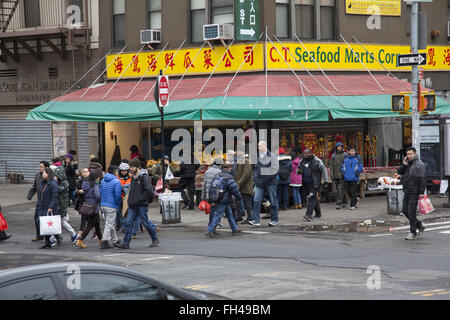 Chinatown, Lower East Side, Canal & Broadway, Manhattan, NYC. Stock Photo