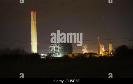 Dicot, Oxfordshire Tuesday 23rd February 2016 One person is dead and a major incident has been declared following the collapse of a building at Didcot A Power Station. South Central Ambulance Service said it has sent its hazardous areas response team to the site, as well as three ambulances and the air ambulance. A spokesman said: 'We are describing it as a major incident.' Thames Valley Police confirmed officers were at the scene but have not released further details. Credit:  uknip/Alamy Live News Stock Photo