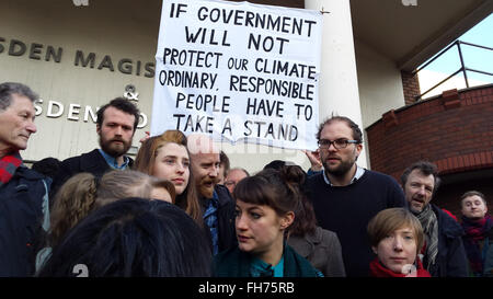 London, UK. 24th February, 2016. Politicians, environmentalists and local Londoners join together at Willesden Magistrates' Court in North West London to show support for the Heathrow13, who have been protesting against plans for a third runway at Heathrow. The Heathrow13 are at court for final sentencing, having all been found guilty of aggravated trespass and entering the security restricted area of London Heathrow Airport’s (LHR) north runway in protest of plans to build a third runway. Credit:  Dinendra Haria/Alamy Live News Stock Photo