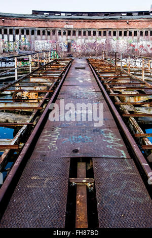 Güterbahnhof train station, Pankow, Berlin. Disused former freight railyard and old rusty train turntable Stock Photo