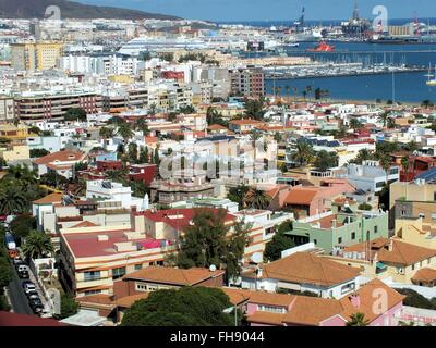 From the higher district of Ciudad Jardin you can enjoy panoramic views of Sta Catalina, the marina of the Club Nautico and the Grand Harbour Puerto de la Luz - January 2016 Stock Photo