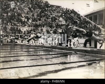 1936 - Berlin start - Olympic Games: 100 metre crawl (women). Photo shows 100 metre crawl as swimmers take the initial plunge. © Keystone Pictures USA/ZUMAPRESS.com/Alamy Live News Stock Photo