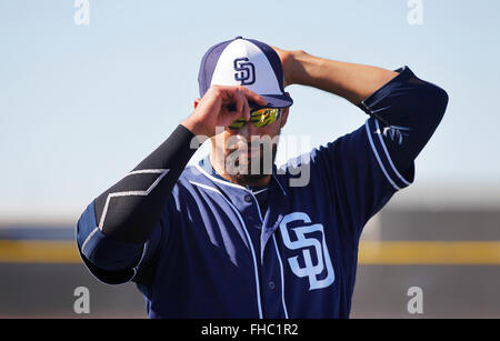 Peoria, AZ, USA. 24th Feb, 2016. Padres pitcher Tyson Ross walks out to practice at spring training. | (K.C. Alfred/ San Diego Union-Tribune Credit:  K.C. Alfred/U-T San Diego/ZUMA Wire/Alamy Live News Stock Photo