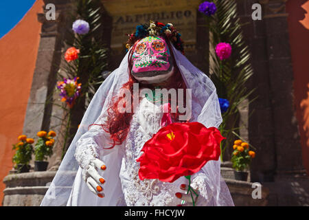 LA CALAVERA CATRINA or Elegant Skull is the icon of the DAY OF THE DEAD - SAN MIGUEL DE ALLENDE, MEXICO Stock Photo