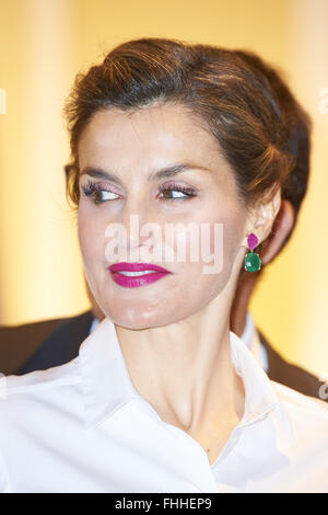 Madrid, Spain. 25th Feb, 2016. Queen Letizia of Spain visited the ARCO Madrid 2015 International Contemporary Art Fair at IFEMA trade fair on February 25, 2016 in Madrid.The 35th edition of ARCO Madrid runs from Frebruary 24 to February 28 Credit:  Jack Abuin/ZUMA Wire/Alamy Live News Stock Photo