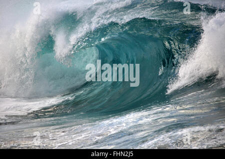 Giant waves break in Waimea Bay Beach, North Shore, Oahu, Hawaii, USA Stock Photo