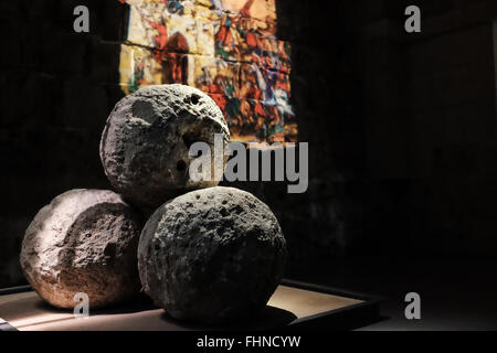 Catapult ball hi-res stock photography and images - Alamy