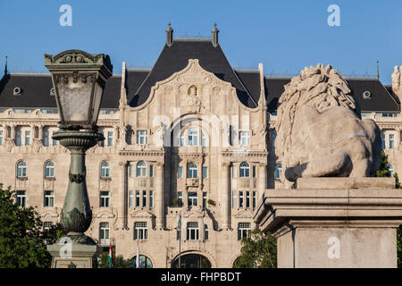 Gresham Palace Budapest Lion Chain Bridge Stock Photo