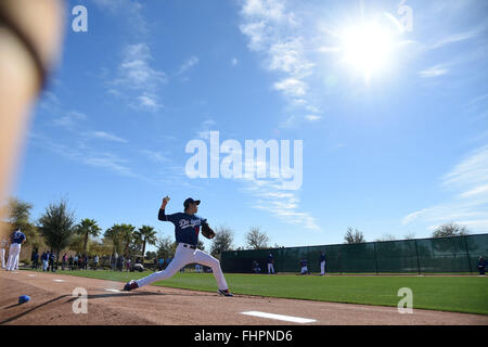 Glendale, Arizona, USA. 23rd Feb, 2016. Kenta Maeda (Dodgers) MLB : Japan's pitcher Kenta Maeda of Los Angeles throws a bullpen session during a spring training baseball camp in Glendale, Arizona, United States . © AFLO/Alamy Live News Stock Photo