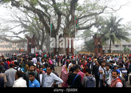 People wait for immigration check border crossings on the no man's land of Indo-Bangla border in Benapole at Jessore, Bangladesh Stock Photo