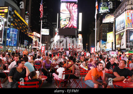 People on Times square at night, Manhattan , New York Stock Photo - Alamy