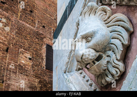 Dettaglio del Battistero di San Giovanni. Località: Siena (SI), Italy. | Detail of Battistero di San Giovanni. Locality: Siena (SI), Italy. Stock Photo