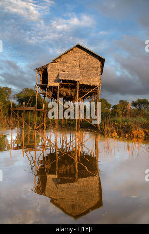 Traditional Stilt house on Lake Tonle Sap, Cambodia Stock Photo