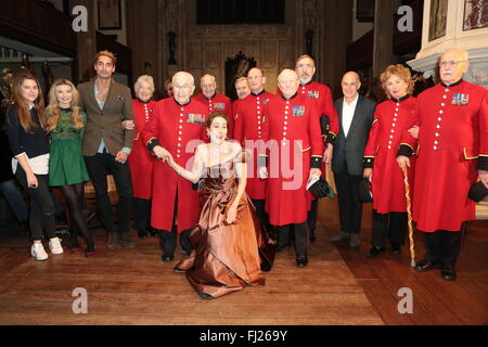 Guests attend Celebration of Chelsea Gala  Featuring: James Ioelu, Melinda Hughes, Jonathan Stoughton, Tasmin Dalley, Hugo Taylor, Lloyd Grossman, Cherie Lunghi, Chelsea Pensioners Where: London, United Kingdom When: 28 Jan 2016 Stock Photo