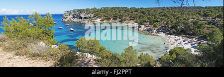 Mallorca, Balearic Islands, Spain: a cove and a crowded beach in Mallorca Stock Photo