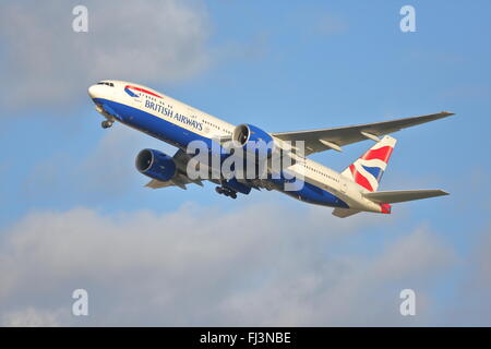 British Airways Boeing 777-200(ER) G-VIIM departing from Heathrow Airport, London, UK Stock Photo