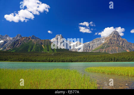 Waterfowl Lake in the Rocky Mountains, Canada, Alberta, Banff National Park Stock Photo