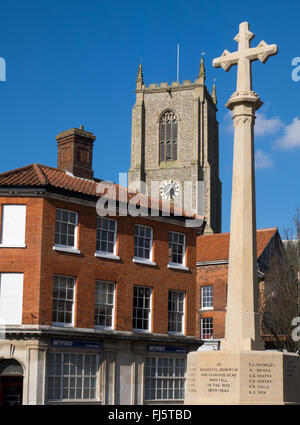 The Market Town of Fakenham with its War Memorial and Church, Norfolk, England Stock Photo