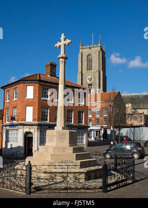 The Market Town of Fakenham with its War Memorial and Church, Norfolk, England Stock Photo