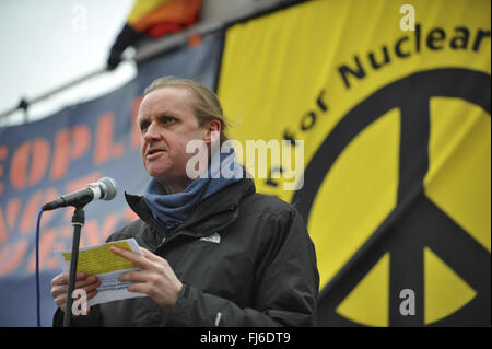 Paul Parker (Quakers in Britain) speaking in Trafalgar Square following the Stop Trident demonstration, central London. Stock Photo
