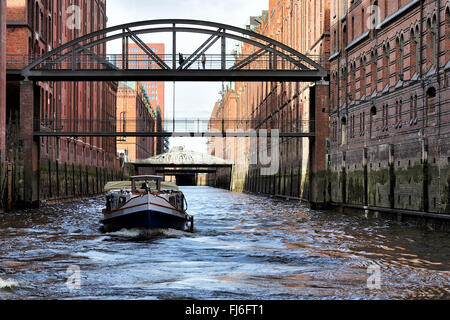 channel and bridges Kehrwieder-Brooksfleet, Hamburg, Germany Stock Photo