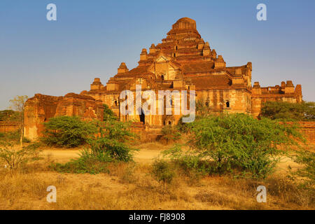 Dhammayangyi Temple Pagoda in Old Bagan, Bagan, Myanmar (Burma) Stock Photo