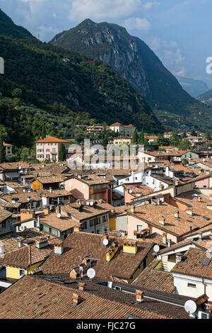 Dächer von Riva del Garda, Gardasee, Trentino, Italien | rooftops of Riva del Garda, Lake Garda, Trentino, Italy Stock Photo