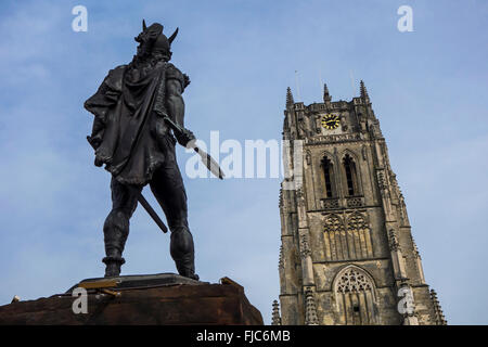 Statue of Ambiorix at the Great Market and the Tongeren Basilica / Onze-Lieve-Vrouwe Basiliek at Tongeren, Belgium Stock Photo