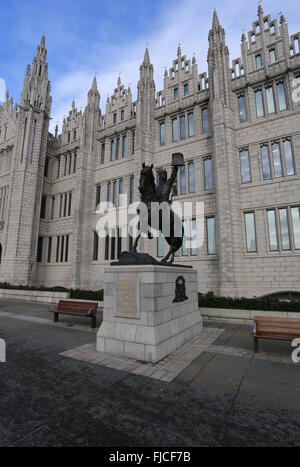 Robert the Bruce statue outside Marischal College Aberdeen Scotland  January 2016 Stock Photo