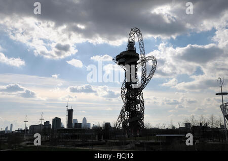 The ArcelorMittal Orbit designed by Anish Kapoor in the Queen Elizabeth Olympic Park, Stratford, East London, UK Stock Photo