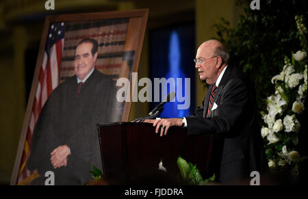 Washington DC, USA. 1st March, 2016. Judge Laurence Silberman, senior judge on the United States Court of Appeals for the District of Columbia Circuit, speaks at the memorial service for the late Associate Justice of the Supreme Court Antonin Scalia at the Mayflower Hotel in Washington, DC, Tuesday, March 1, 2016. Credit:  dpa picture alliance/Alamy Live News Stock Photo