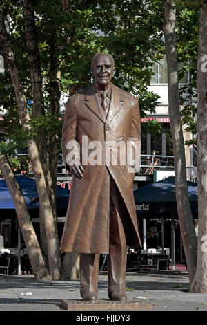 Statue of Frits Philips by Kees Verkade in Eindhoven, Noord-Brabant, Netherlands. Stock Photo