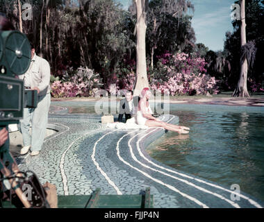 Tony Martin and Esther Williams during the filming of Easy to Love, in Winter Haven, Florida, 1953. Stock Photo
