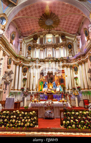 Altar Crech Christmas Decorations Basilica Templo Del Oratorio De San Felipe Neri Church Facade San Miguel de Allende, Mexico. Stock Photo