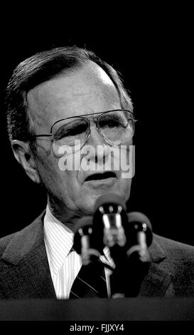 Washington, DC. 4-18-1991 President George H.W. Bush gives a strategy briefing on the state of National Education.  Credit: Mark Reinstein Stock Photo
