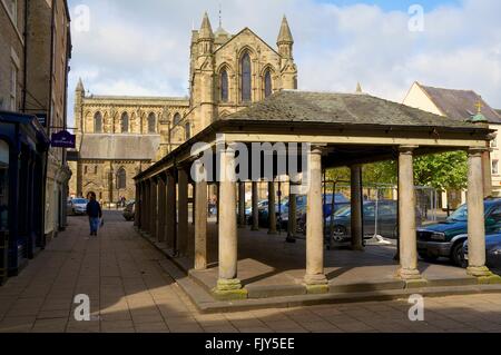 Hexham Market Place, Hexham Abbey. Hexham, Northumberland, England, UK. Stock Photo