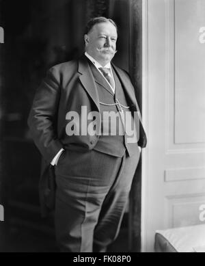 A portrait of President William Howard Taft with Theodore Roosevelt ...