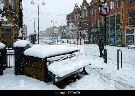 Yorkshire Street, Oldham, in heavy snow.  Oldham town centre, Greater Manchester, England, UK Stock Photo