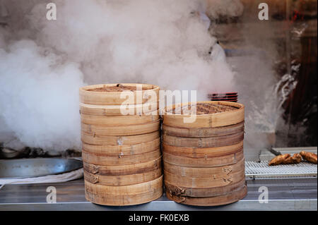 Bamboo Steamers at Dumpling stall in Insadong, Seoul, South Korea Stock Photo