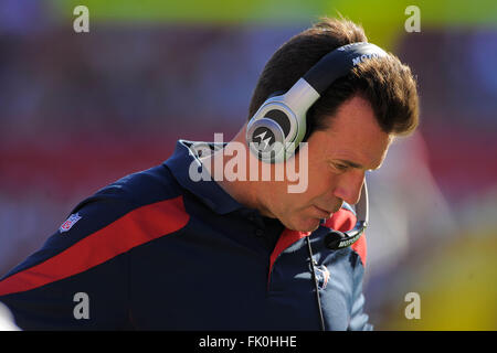 Tampa, Fla, USA. 13th Nov, 2011. Houston Texans head coach Gary Kubiak during the Texans game against the Tampa Bay Buccaneers at Raymond James Stadium on Nov. 13, 2011 in Tampa, Fla. ZUMA Press/Scott A. Miller © Scott A. Miller/ZUMA Wire/Alamy Live News Stock Photo