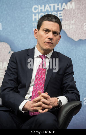 David Miliband delivers his lecture 'Syrian Crisis' at Chatham House.  Featuring: David Miliband Where: London, United Kingdom When: 03 Feb 2016 Stock Photo