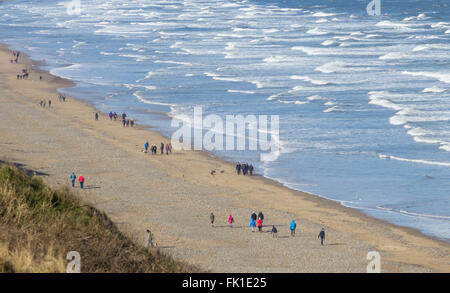 Saltburn by the sea, North Yorkshire, England, UK, 5th March 2016. Weather: Bright and breezy on Saltburn beach as an icy wind blows in off the cold North sea. Credit:  Alan Dawson News/Alamy Live News Stock Photo