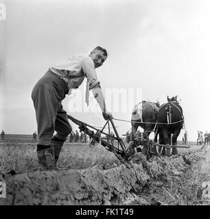 Farmers ploughing competition at Cruckton on Shropshire 1960s Stock Photo