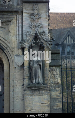 Statues on Magdalen College, Oxford gate Stock Photo