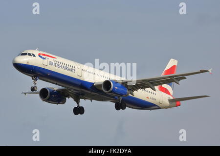 British Airways Airbus A320-200 G-EUYG landing at London Heathrow ...