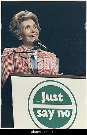 Los Angeles, California, USA. 17th Jan, 2002. First Lady Nancy Reagan speaks at a ''Just Say No'' (to drugs) rally in Los Angeles, California on May 15, 1987.Credit: White House via CNP © White House/CNP/ZUMA Wire/Alamy Live News Stock Photo