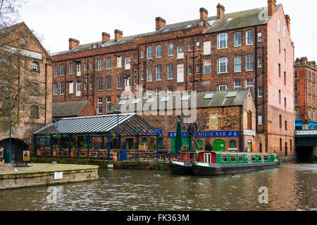 The Canalhouse bar across the Nottingham Canal, Nottingham, England, UK Stock Photo