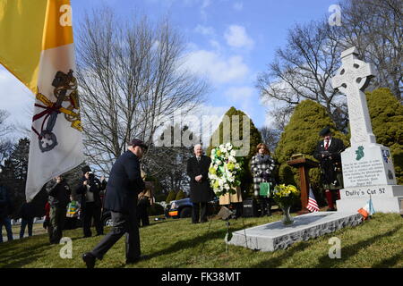 Bala Cynwyd, Pennsylvania, USA. 6th Mar, 2016. Local government officials and representatives of the Irish community attend a small March 6, 2016 ceremony at West Laurel Hill Cemetery in Bala Cynwyd, PA., to commemorate the five-year anniversary of the reburial of some of the victims who died in 1932 working on Duffy's Cut railroad site in Chester County, PA, USA. Credit:  Bastiaan Slabbers/ZUMA Wire/Alamy Live News Stock Photo