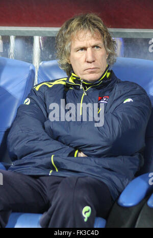 KYIV, UKRAINE - NOVEMBER 4, 2010: The head coach of AZ Alkmaar Gertjan Verbeek looks on during during UEFA Europa League game ag Stock Photo