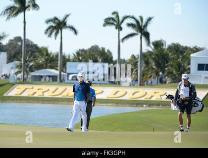 Doral, Florida, USA. 06th Mar, 2016. Bubba Watson walks to the 9th green during the final round of the World Golf Championships-Cadillac Championships - Final Round at Trump National Doral in Doral, FL Credit:  Action Plus Sports/Alamy Live News Stock Photo